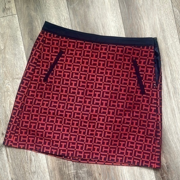 Tommy Hilfiger skirt size 4 navy and red - Picture 1 of 9